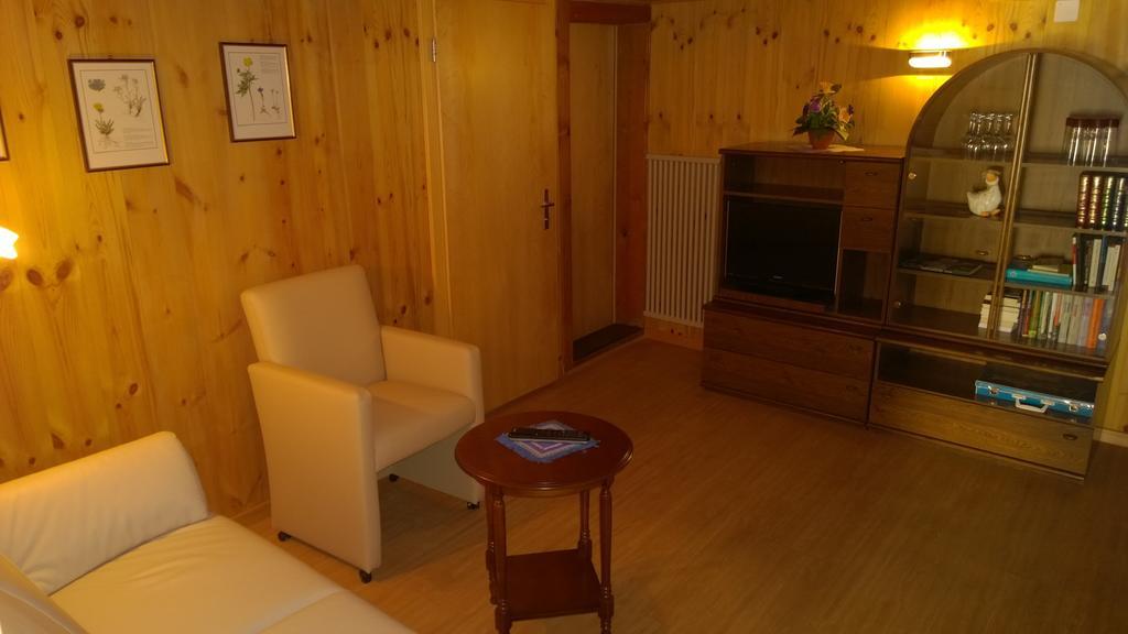 Hotel-Restaurant Drei Tannen Bellwald Oda fotoğraf